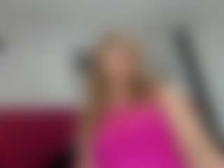 Live cam show with kazsandrah - Twerk on Dolls Live