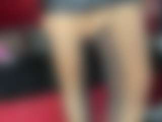 kazsandrah MILF webcam performer live streaming