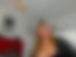 Live cam show with kazsandrah - Fingering MILF on Camsoda