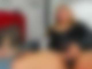 Live cam show with kazsandrah - Fingering MILF on alttransgirls