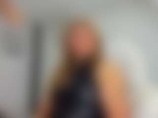 Live cam show with kazsandrah - Middle Aged on makecum.org