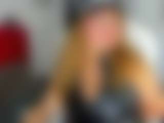 Live cam show with kazsandrah - Mature on studioflirtlive.com