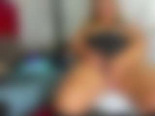 Live cam show with kazsandrah - Granny Lovense on Livezox