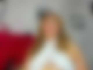 kazsandrah MILF webcam performer live streaming