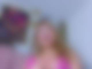 Live cam show with kazsandrah - Fingering on Camsoda