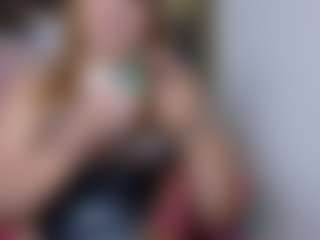 kazsandrah MILF webcam performer live streaming