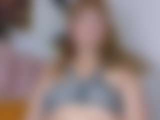 Live cam show with kazsandrah - Blonde Hair Curvy on CamClone