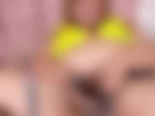 Live cam show with kazsandrah - Middle Aged on justonemore.cc