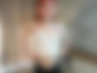 Live cam show with Vanessa - Red Hair Squirt on mypornchat.com