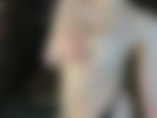 Live cam show with EvaLawrence - Camel Toe on liverealitysex.com