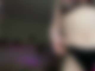 Live cam show with EvaLawrence - Fingering on StripNow