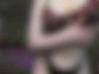 Live cam show with EvaLawrence - Facial Piercings on Hubzter Live