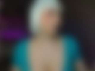 Live cam show with EvaLawrence - Skinny on TeamSkeetLive