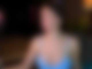 Evelyn MILF webcam performer live streaming