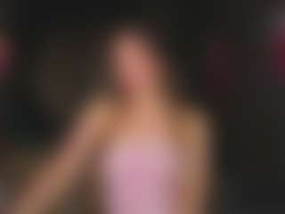Live cam show with Evelyn - Brown Hair MILF on alttransgirls