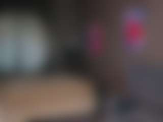 Live cam show with Evelyn - Body Massage on Gym Cam Girls