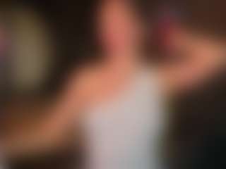Live cam show with Evelyn - Athletic Middle Aged on Fling VIP Chat