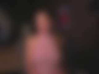 Live cam show with Evelyn - Skinny MILF on googirlz
