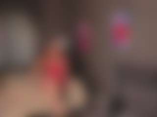 Live cam show with Evelyn - Body Massage on SxyPornLive