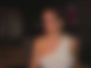 Live cam show with Evelyn - Athletic Middle Aged on xheatlive.com