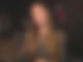 Evelyn MILF webcam performer live streaming