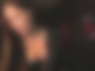 Evelyn's Live Sex Cam Show