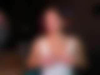 Live cam show with Evelyn - Brown Hair MILF on Fling VIP Chat