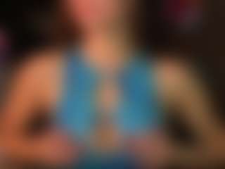 Live cam show with Evelyn - Brown Hair MILF on AdultVida.com