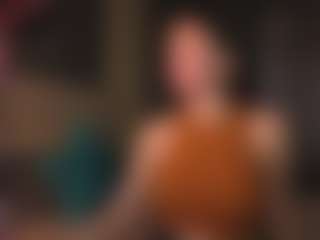Live cam show with Evelyn - Skinny MILF on Camming Site