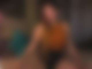 Live cam show with Evelyn - Public MILF on Camsoda