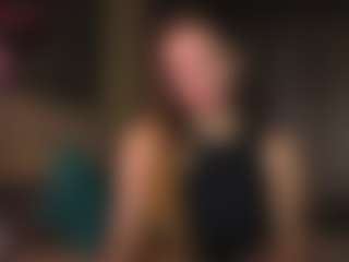 Live cam show with Evelyn - Skinny MILF on Dolls Live
