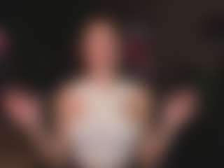 Live cam show with Evelyn - Body Massage on milfzrlive.com