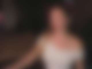 Live cam show with Evelyn - Public MILF on sexylivex.com