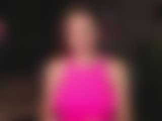 Live cam show with Evelyn - Athletic Middle Aged on Lustler