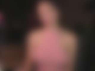 Live cam show with Evelyn - Public Mature on CamSextacy
