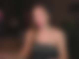 Live cam show with Evelyn - Public Mature on hotwifechat.live