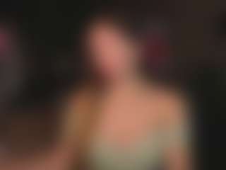 Live cam show with Evelyn - Tease Mature on madthumbs