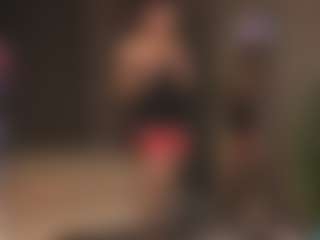 Live cam show with Evelyn - Handjob on livesuperchat.net