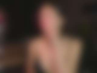 Live cam show with Evelyn - Skinny MILF on Soda Cam