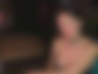 Live cam show with Evelyn - Bikini on CamClone