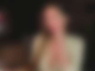 Live cam show with Evelyn - Interactivetoy Mature on Dolls Live