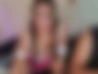 Spettacolo in cam dal vivo con hot couple - Brown Eyes su Camsoda