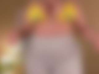 Live cam show with Maya-house - Petite on CamClone