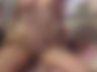 Live cam show with brattyangelica - Gray Eyes on Gym Cam Girls