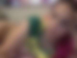 Live-Cam-Show mit brattyangelica - Flashing auf Camsoda