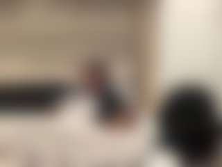 Mrshyboy32's Live Sex Cam Show