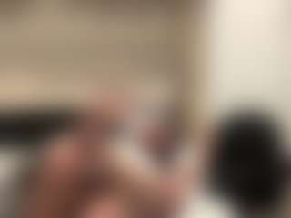 Mrshyboy32's Live Sex Cam Show