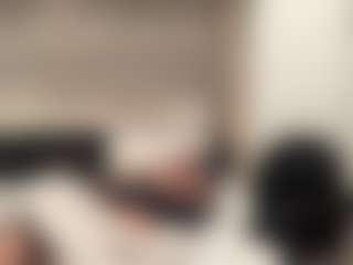 Mrshyboy32's Live Sex Cam Show