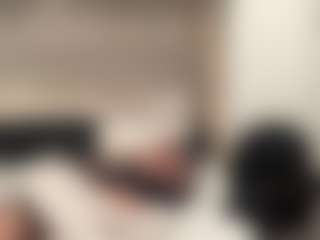 Mrshyboy32's Live Sex Cam Show