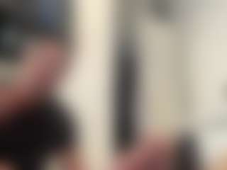Mrshyboy32's Live Sex Cam Show